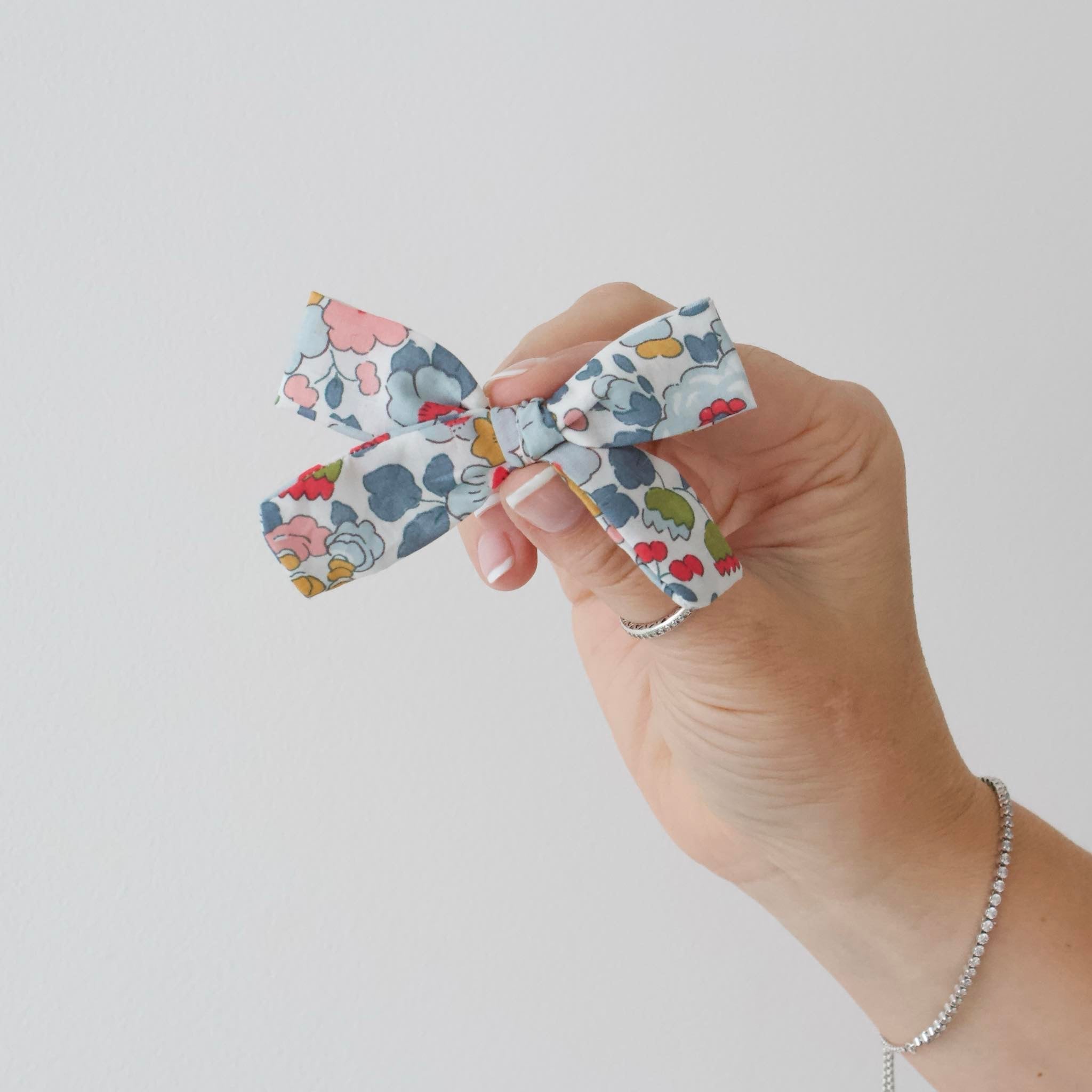 Mable | Timeless bow