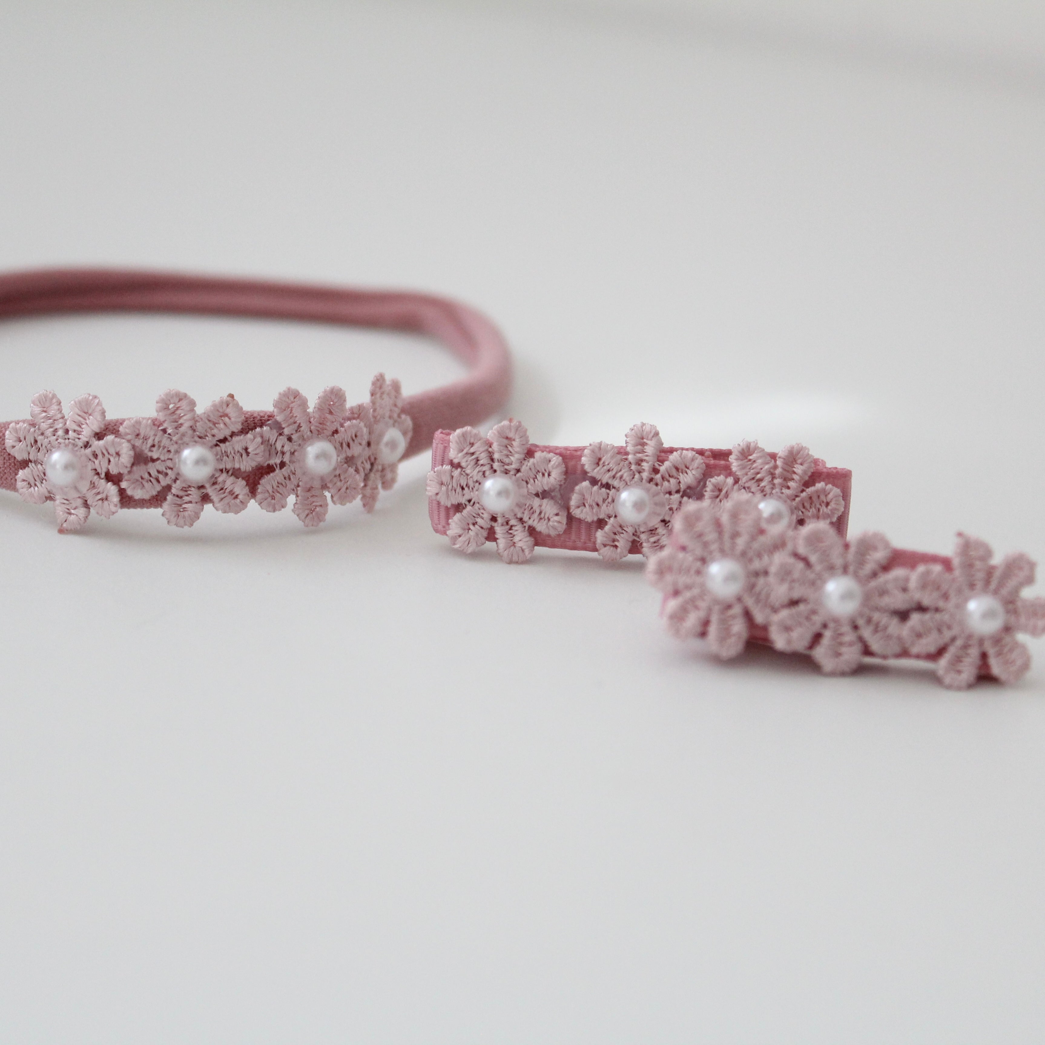 Delicate dusky pink daisy & pearl flowers | Clip or headband