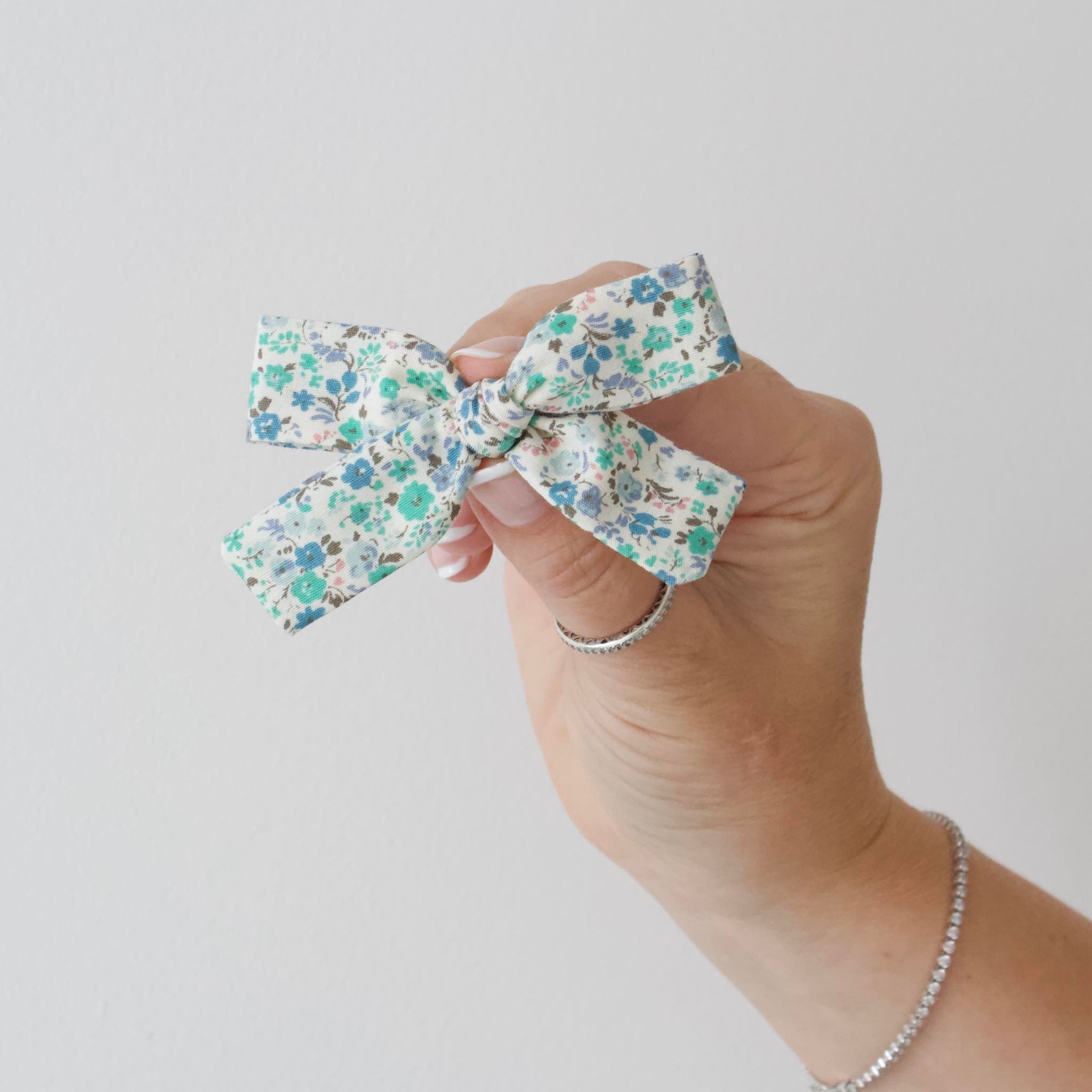 Mila | Timeless bow