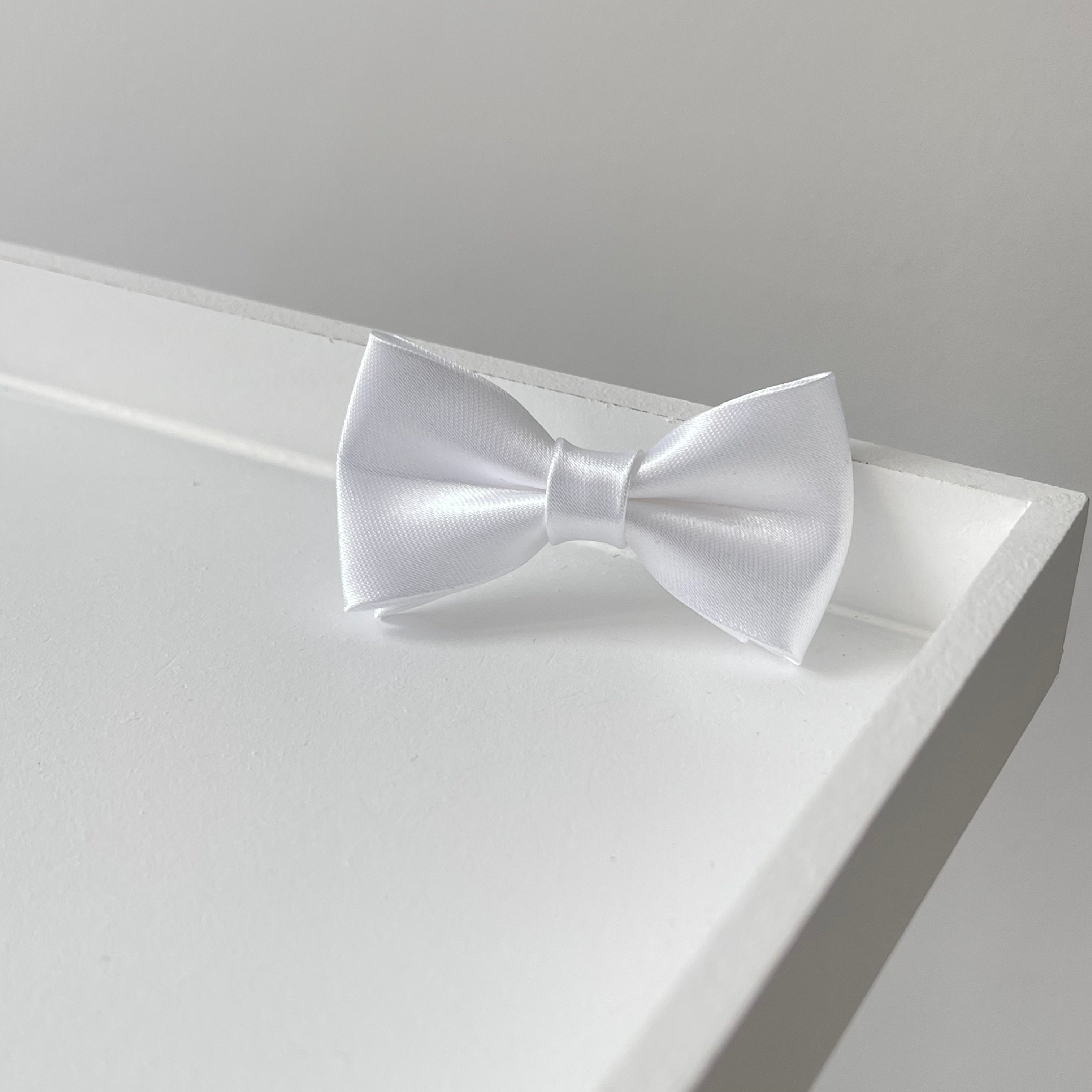 White satin bows | Clip or headband | Occasion