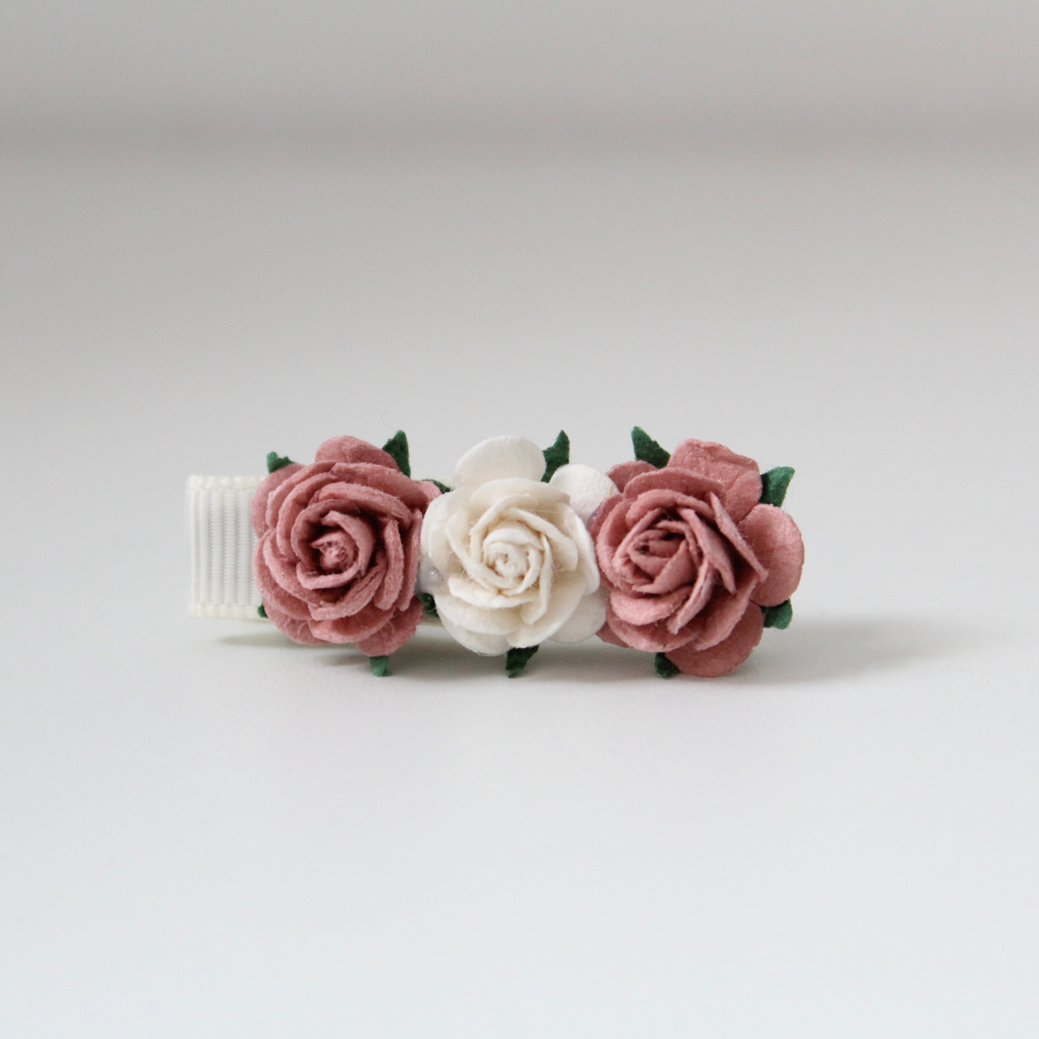 Delicate dusky pink & cream daisy flowers | Clip or headband