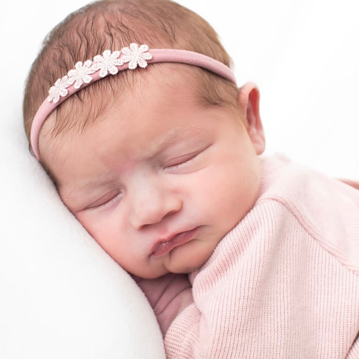 Dusky delicate daisy flowers | Clip or headband