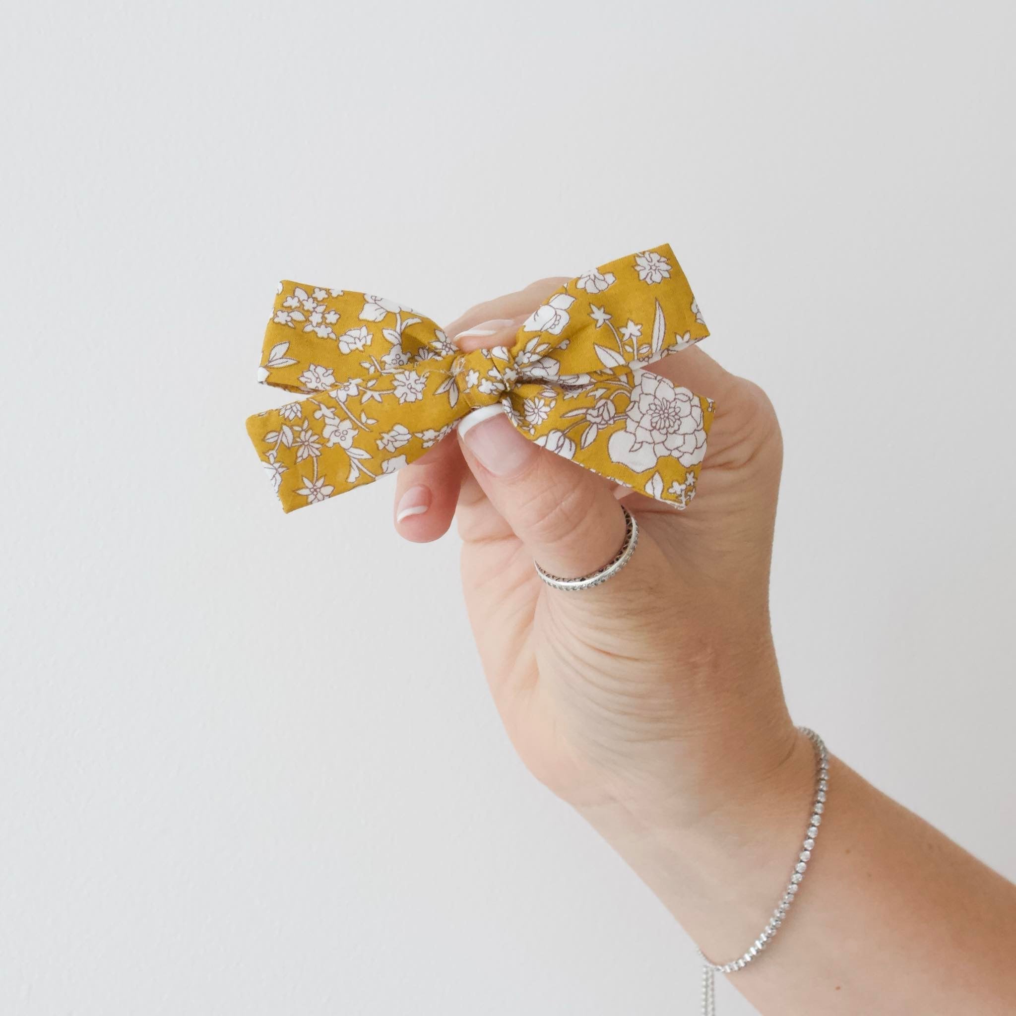 Ensley | Timeless bow