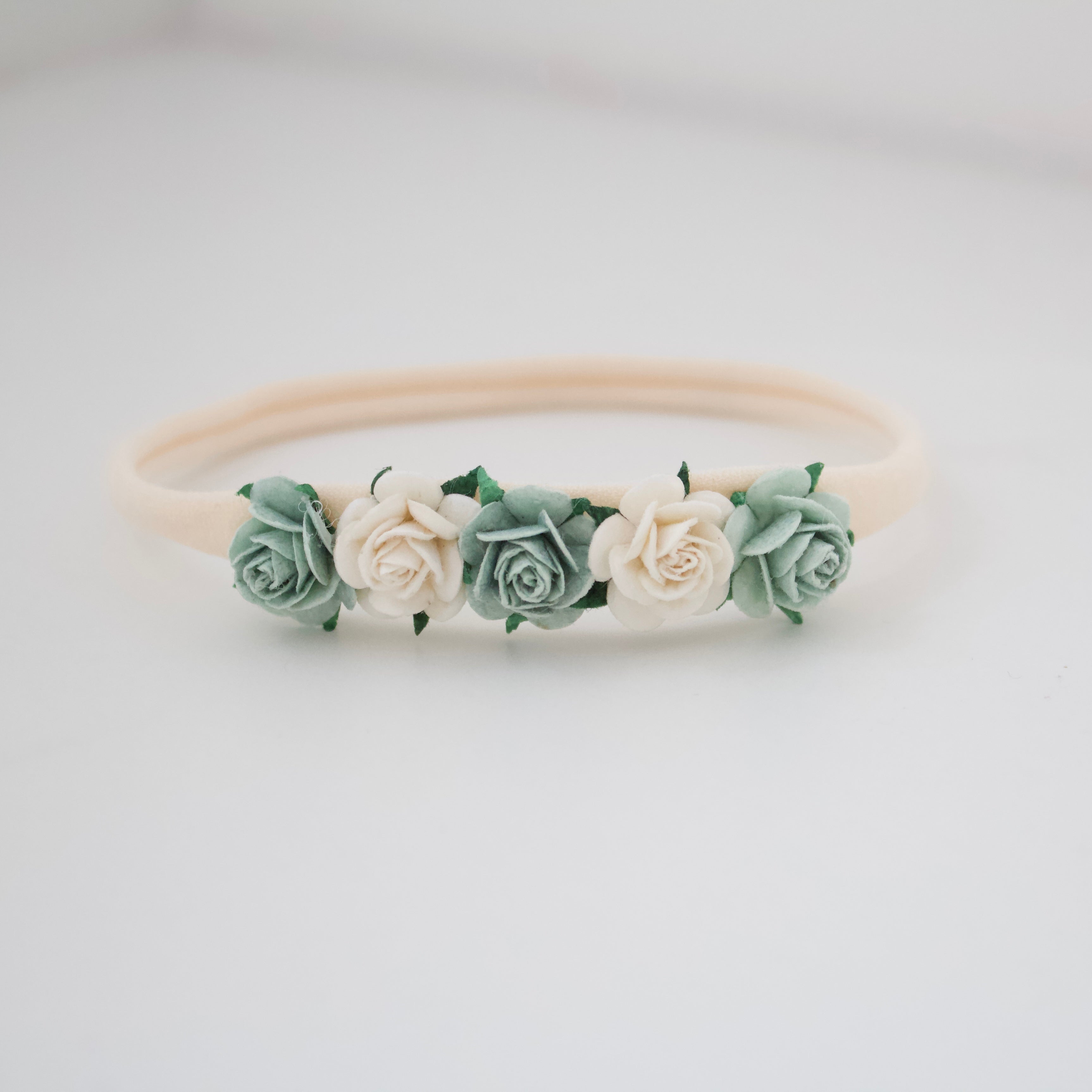 Delicate sage & cream daisy flowers | Clip or headband